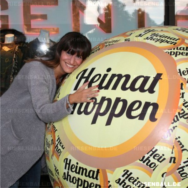 Eventball als Fotoobjekt bei der Aktion Heimat shoppen